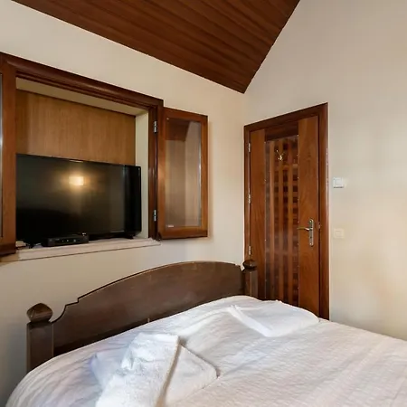 Villa In Elite Residential Area Of Faro