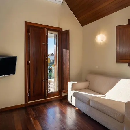 Villa In Elite Residential Area Of Faro